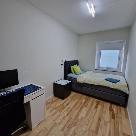 Homestay - Private Room In An Apartment Гётеборг Экстерьер фото