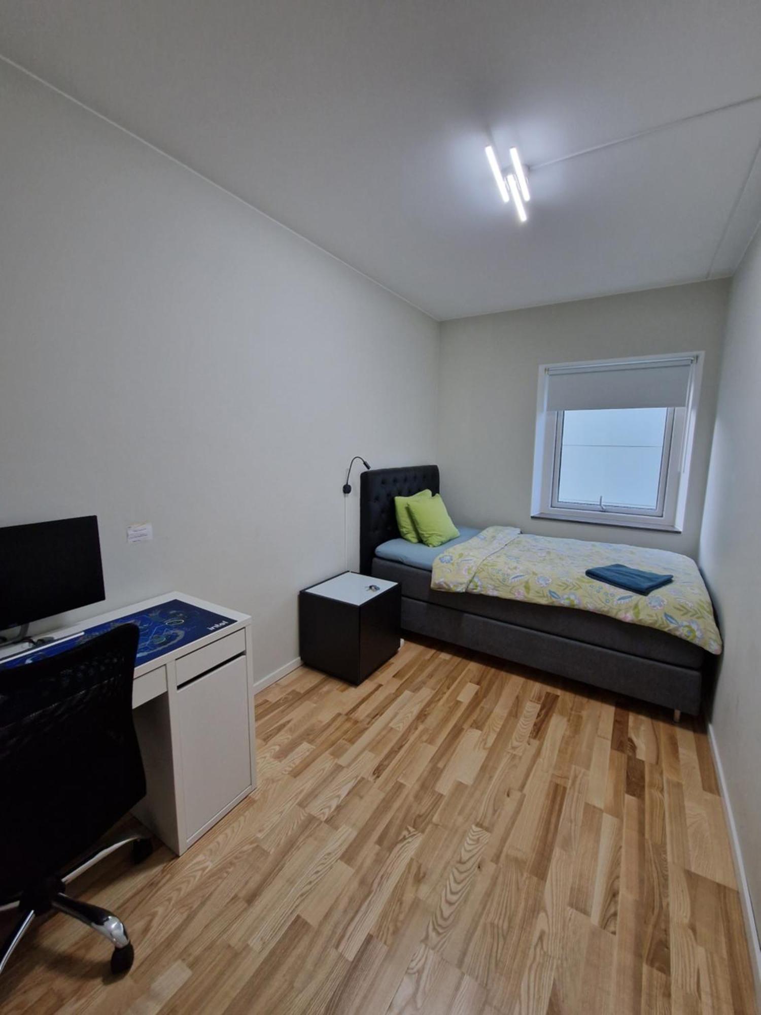Homestay - Private Room In An Apartment Гётеборг Экстерьер фото